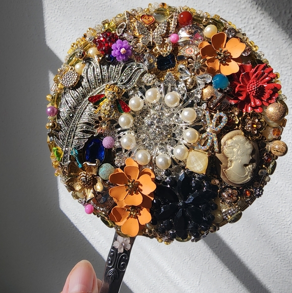 Hand Crafted Jewelry - HAND CRAFTED JEWELRY  MIRROR